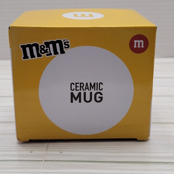 M & M's Mars 2019 Letter P Ceramic 12oz Coffee Mug New Yellow - Picture 9 of 12